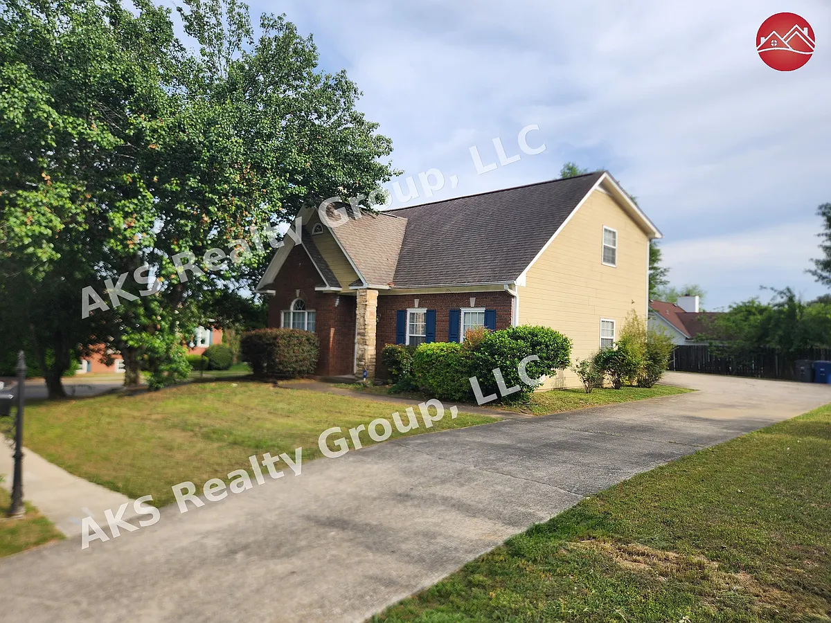 Building Photo - 2460 Mountain Dr