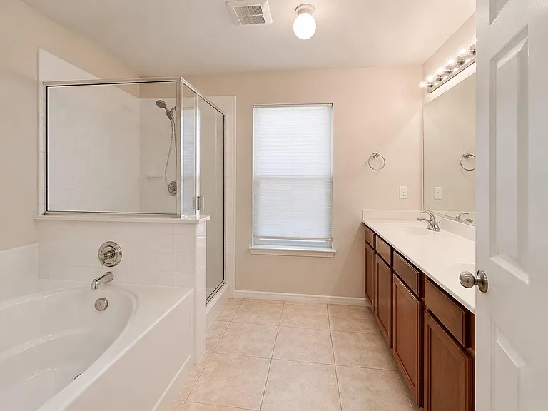 19315 Summer Island Way — Photo 25