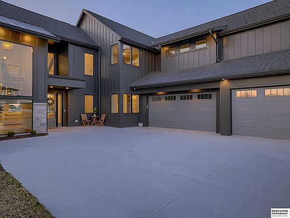3rd image of 5804 N 292 Circle Valley NE