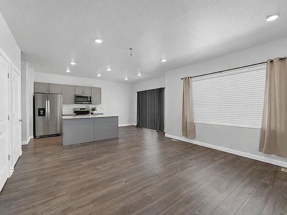 3rd image of 790 S Brubaker Way