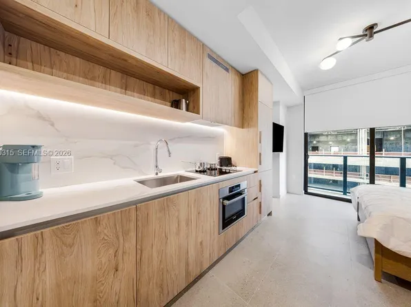 11 NE 6th St Unit 1106, Miami, FL 33132