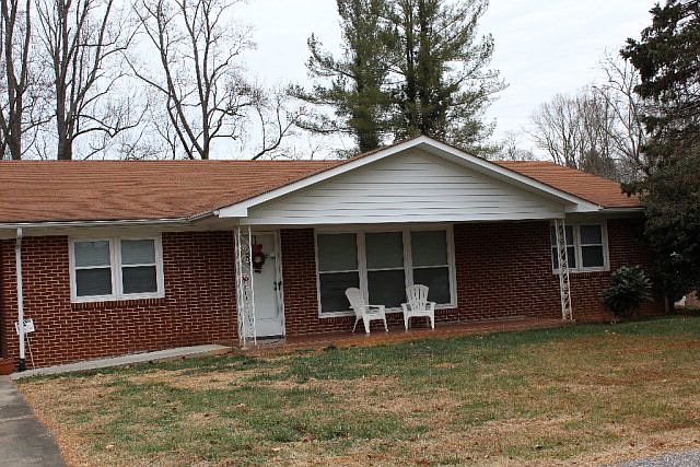1st image of 153 Mimosa Ln