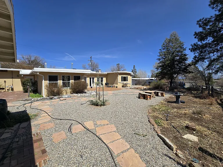 4557 Trinity Dr — Photo 33
