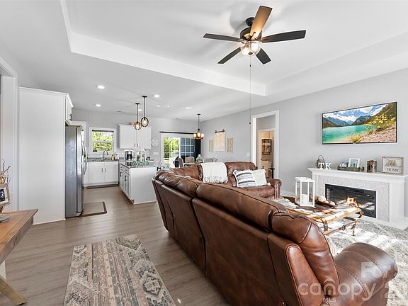 4th image of 2173 Smith Rd