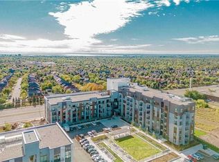 95 Dundas St W #420, Oakville, ON L6M4L9