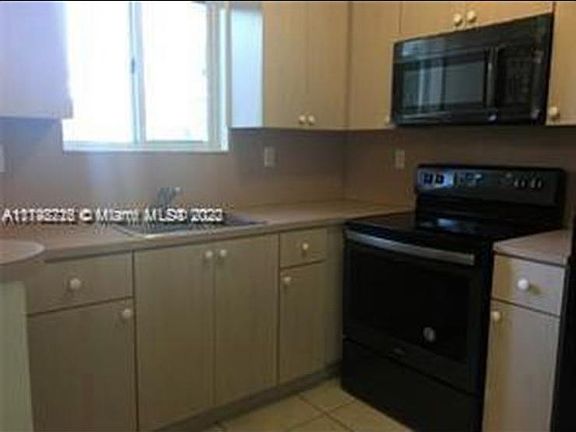 3rd image of 2911 SE 13th Ave Unit 206-49