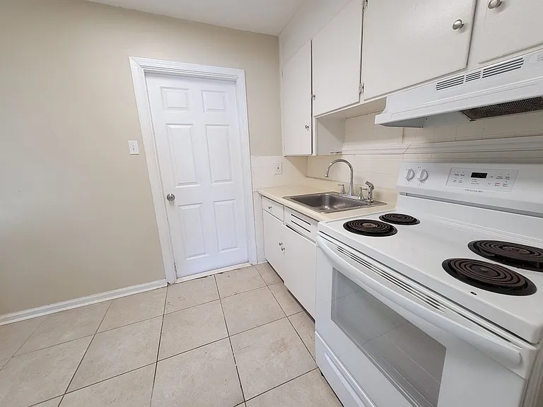 5 Elegans Ave — Photo 10