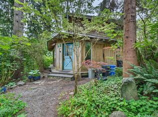 201 Price Rd, Saltspring Island, BC V8K 2E9
