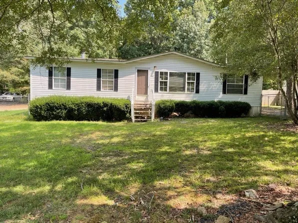 302 Chevy Chase Blvd, Pelzer, SC 29669