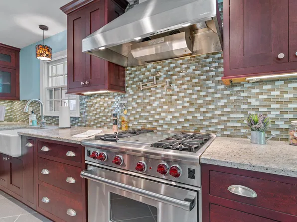 629 Sugarberry Rd, Chapel Hill, NC 27514