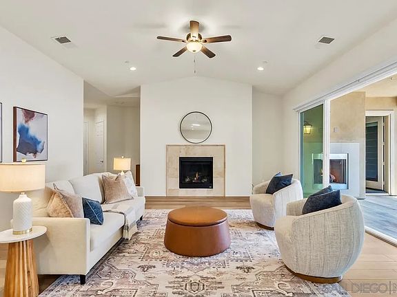 3rd image of 1949 Estancia Pl