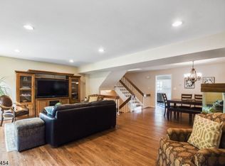 16 Keats Way, Morristown, NJ 07960