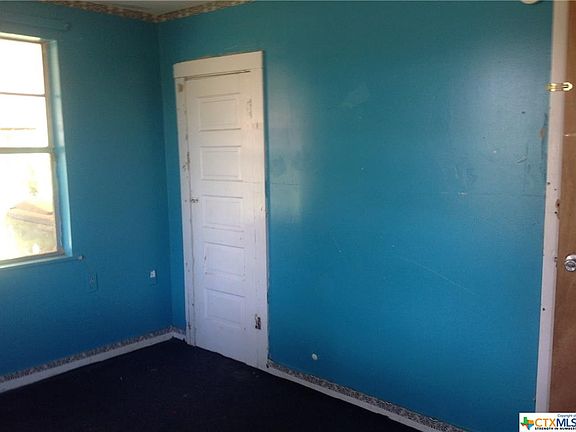 4th image of 606 N Roosevelt Ave
