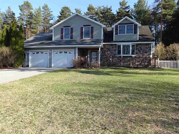 2nd image of 76 Wineberry Ln
