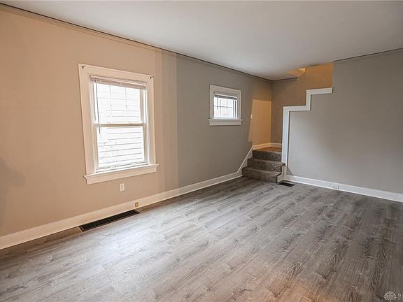 3rd image of 1548 Nelson Ave