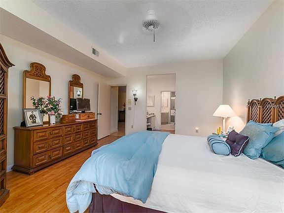 4th image of 1629 Starling Dr #104