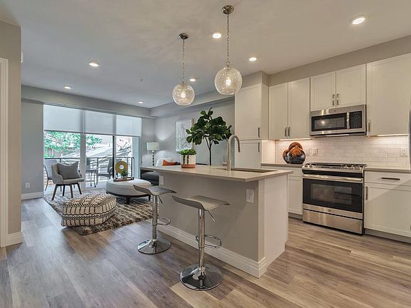 2nd image of 1745 S Pearl St #105