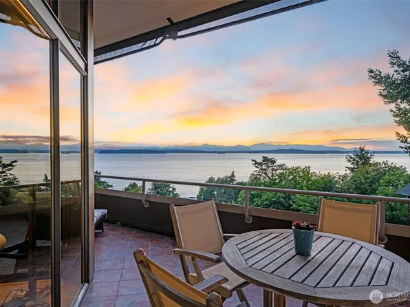 7019 47th Avenue SW #18, Seattle, WA 98136