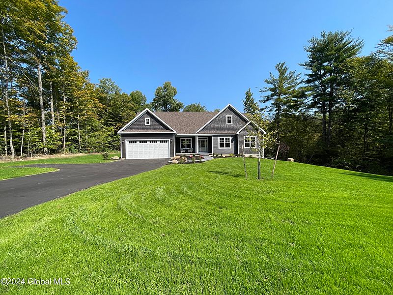 3rd image of 10 Campbell Drive