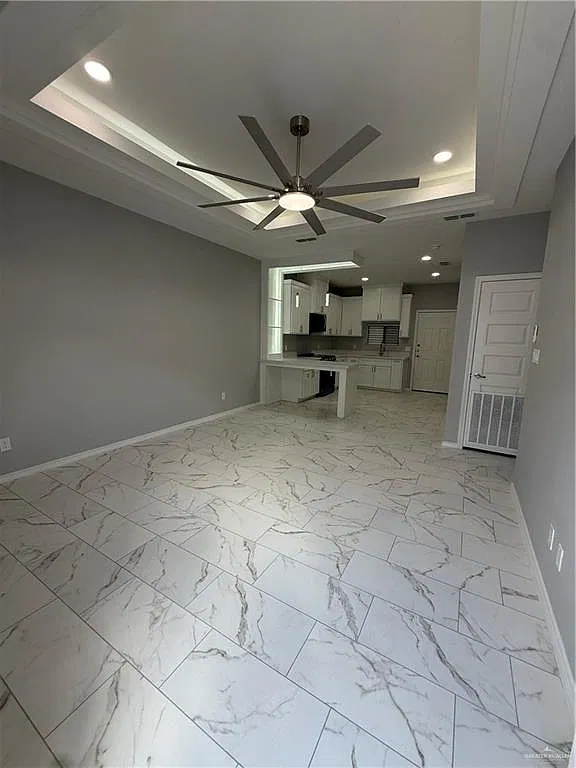 3 bed, 2.0 bath, 1050 sqft, $1,350 — Photo 2
