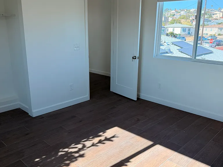 5263 Pirotte Dr — Photo 14