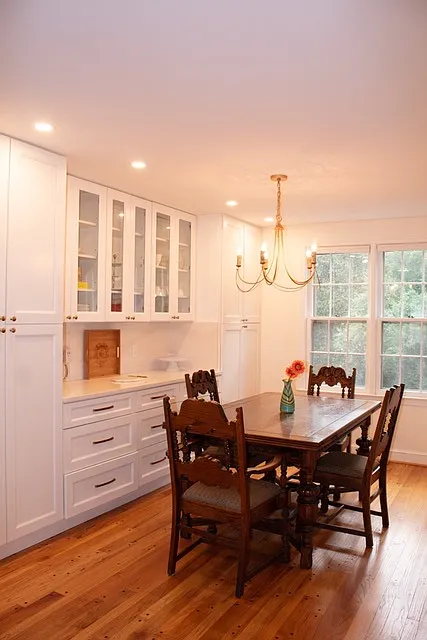 3 bed, 2310 sqft, $4,100 — Photo 2