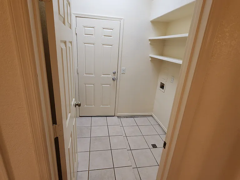10684 E 39th Ln — Photo 15