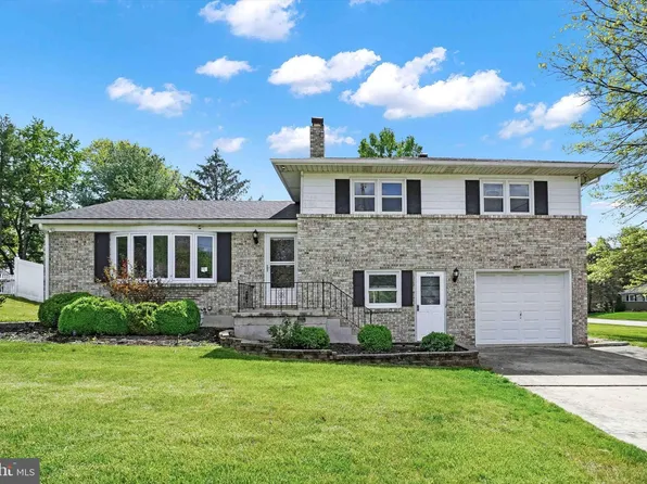 2424 Amethyst Rd, York, PA 17408