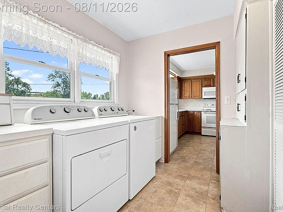 3rd image of 6679 Old Haggerty Rd
