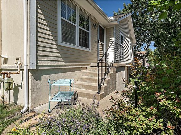 4th image of 516 Blythe St