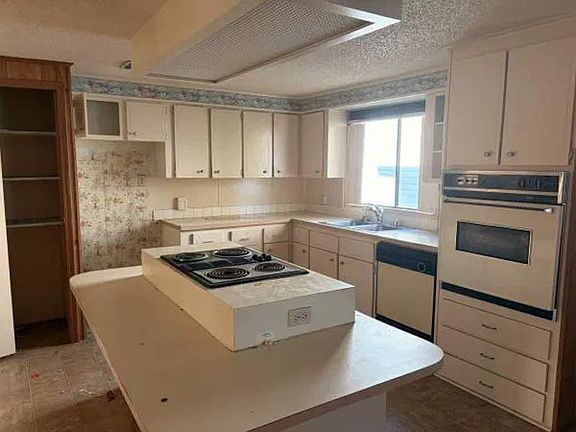 5th image of 4717 10th St E #64
