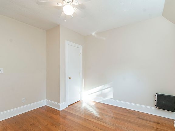 3rd image of 291-293 Nassau St #111