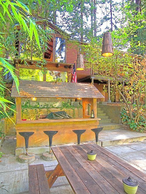Outdoor Wet Bar and Fire Pit