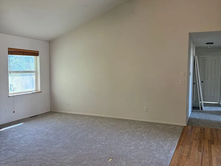 3064 Oliver St — Photo 4