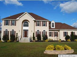 8 Breckenridge Ct, Freehold, NJ 07728