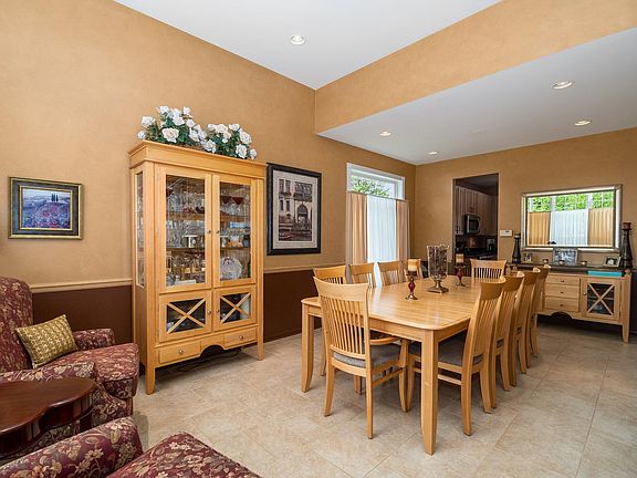 3rd image of 1208 Sun Lake Ct