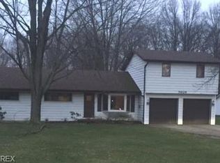 5929 Mackenzie Rd, North Olmsted, OH 44070
