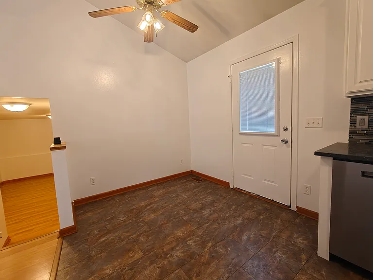 7925 S 157th St — Photo 10