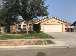 706 S 16th St, Kerman, CA 93630