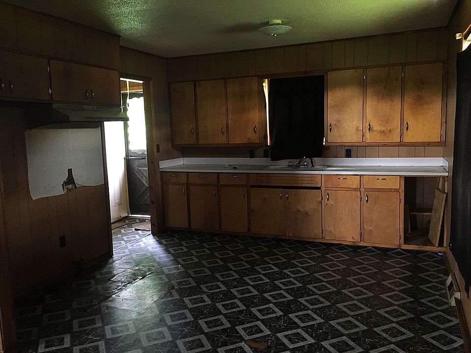 2nd image of 200 N Pemiscot St