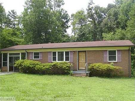 2nd image of 1920 Lake Rd