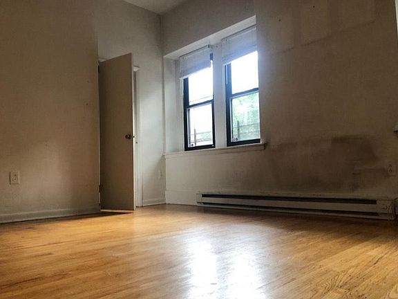 2nd image of 425 S Carlisle St APT 1B