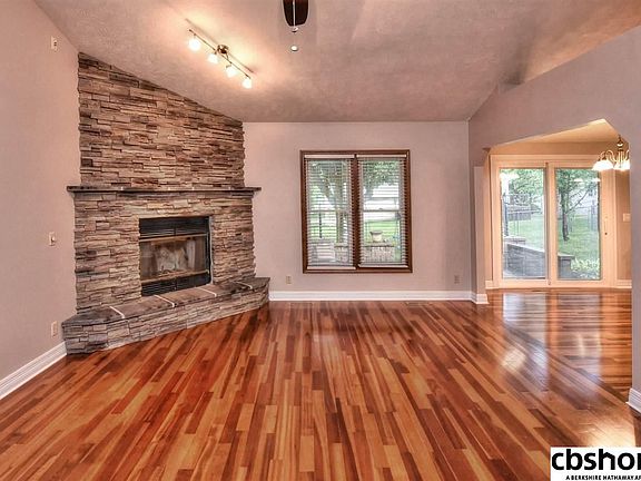3rd image of 7817 S 70th St