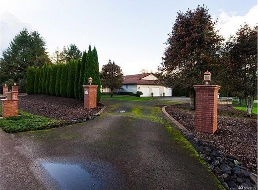 2nd image of 5220 Holly Ct NE