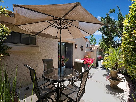 4th image of 424 Country Club Dr APT A