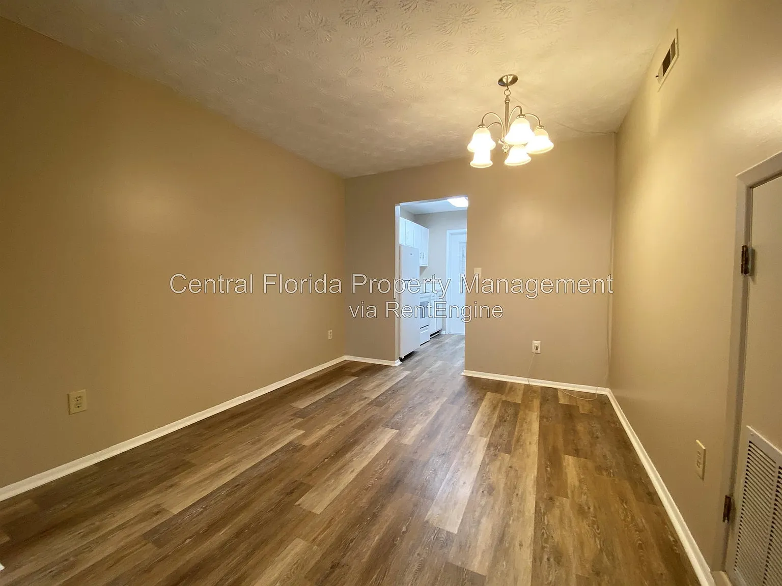 2 bed, 2.0 bath, 971 sqft, $1,575 — Photo 4