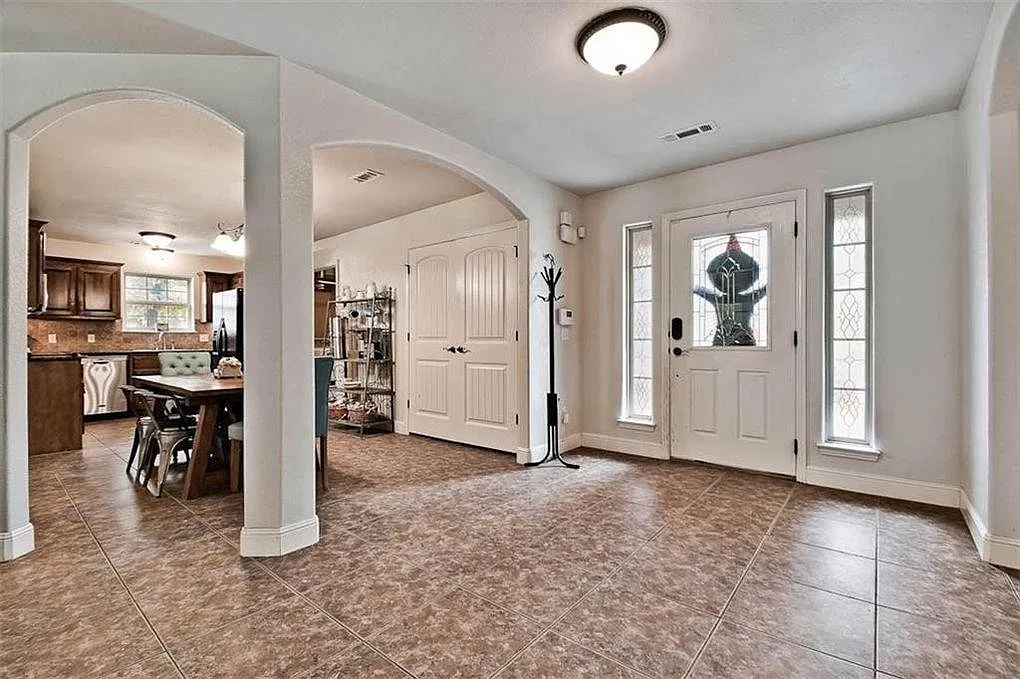 3 bed, 1566 sqft, $1,850 — Photo 3