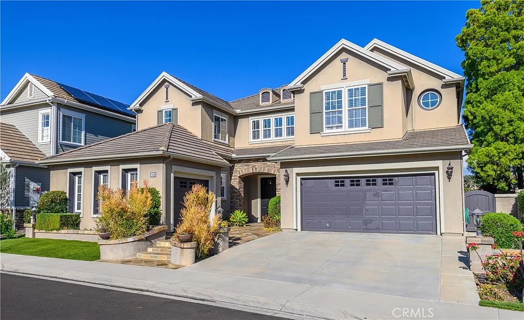5 bed, 4226 sqft, $8,250 — Photo 1