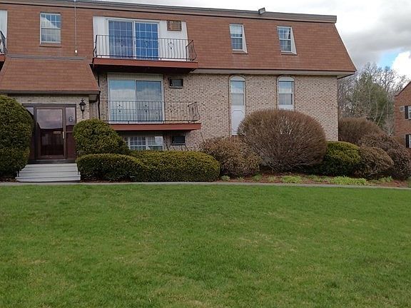 2nd image of 6 Williamsburg Ct Unit 22