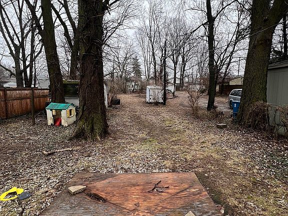 2nd image of 4235 Rookwood Ave